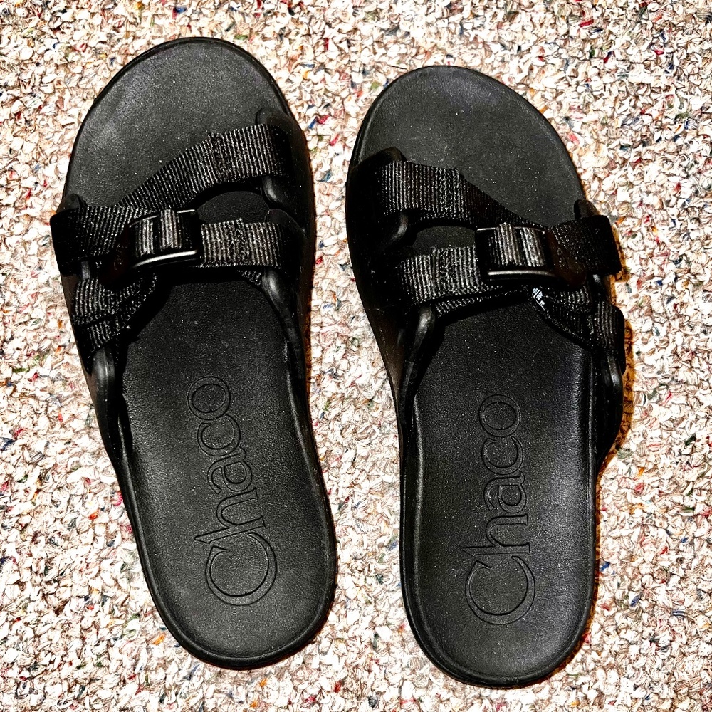 Chaco Kid’s size K3 black Sandals.